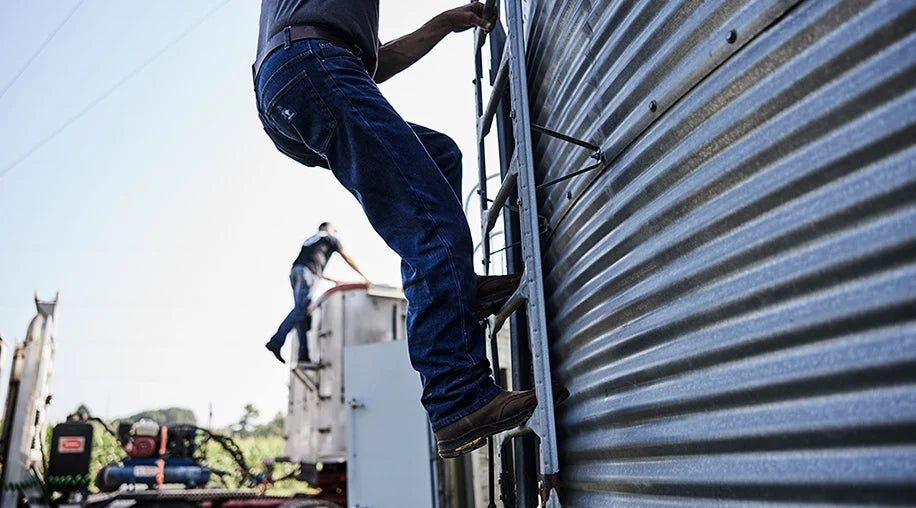 Man Climbing ladder in Men's Athens Superlyte